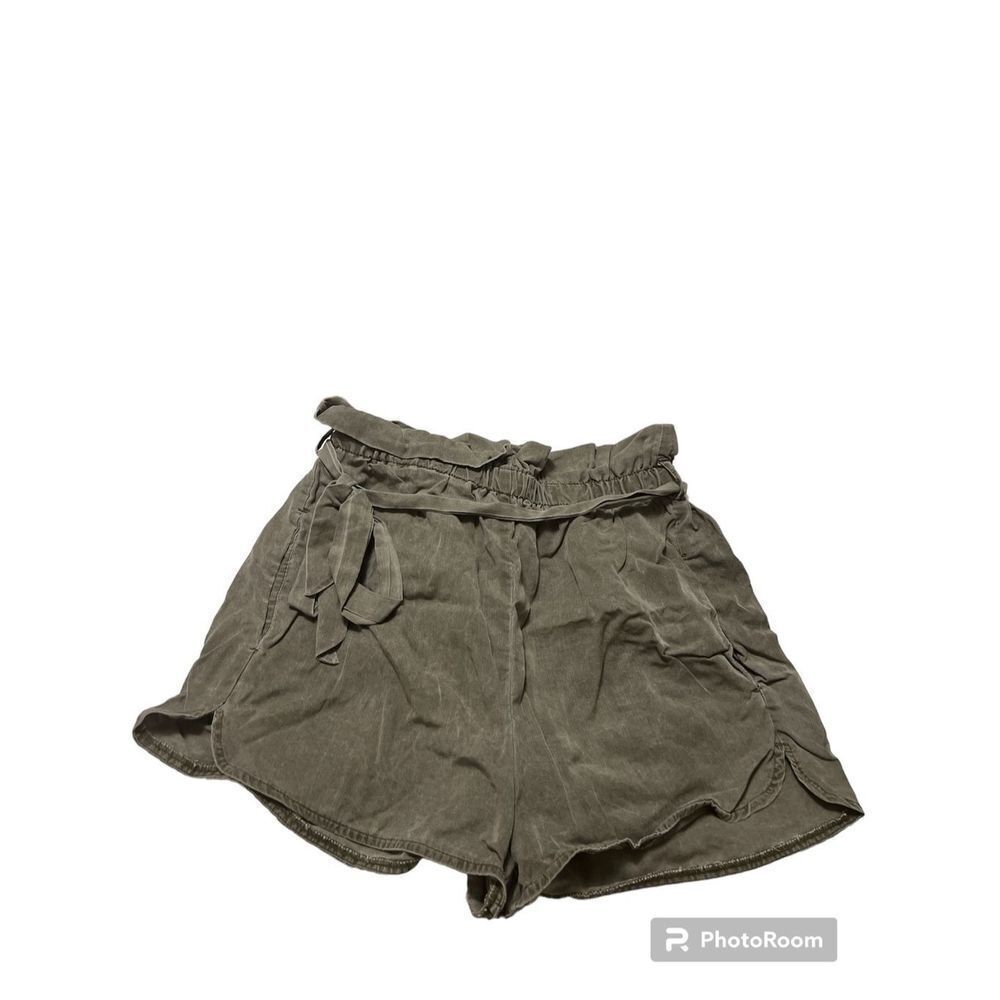 ✨Express Extreme High Rise Green Shorts✨ - Picture 2 of 5